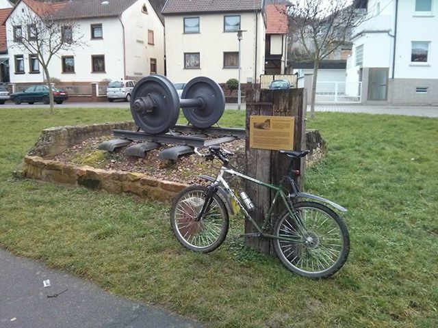 484812_3928895956949_453994936_n