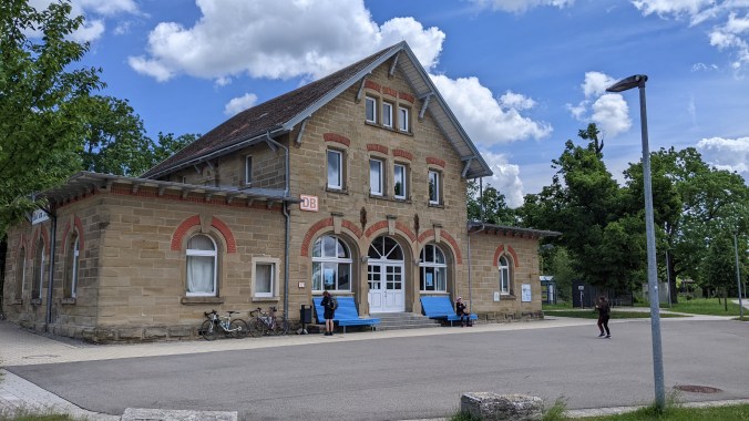 023_RotAmSee_Bahnhof_Lina_LapierreBasso_20220528