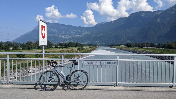 047_Liechtenstein_Rhein_Pierrot_Grenze_20230910